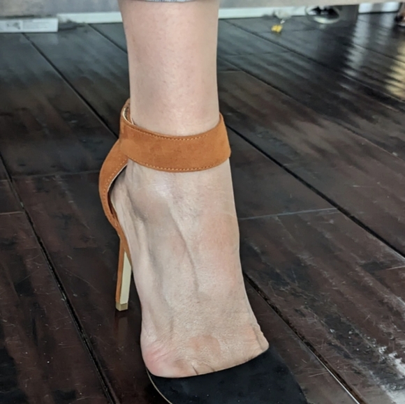 Charles David Heels Women's Size 7M Pointy Stiletto Heels Ankle Strap Two-Tone - Picture 5 of 5